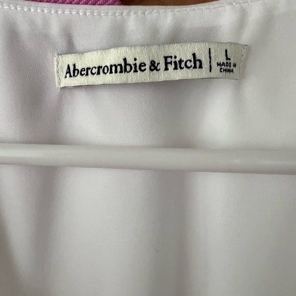Abercrombie white flutter sleeve tie front key hole blouse - Picture 3 of 4